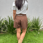 Shorts Saia Feminino Pregas - Marrom
