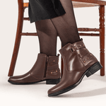 BOTA FEM EM COURO BAIXA COM SPIKE 40F122-CAFE