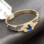 Anel de formatura em ouro 18k com 1,8 com seis pedras de zircônia com uma navete safira sintética com dois símbolos em ouro branco 