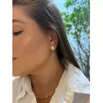 BRINCO RETANGULO CRAVEJADO P BANHADO A OURO 