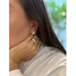 BRINCO QUADRADO CRAVEJADO P BANHADO A OURO