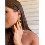 BRINCO FRONTAL TRIANGULAR BANHADO A OURO 