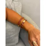 BRACELETE RESINADO MARROM LISO BANHADO A OURO 
