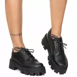 Sapato Oxford Tratorado Estilo Veggie Rolly Preto