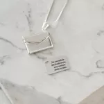 Colar Relicário Carta Personalizado Folheado em Prata 925
