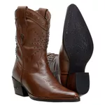 Bota Country Feminina Cano Médio Bico Fino Couro Legítimo Soft Pinhão Com Detalhes em Tachas