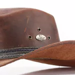 Chapéu Unissex Estilo Americano em Couro Legitimo Fóssil cor Sela Com Detalhe Metalizado Linha Eldorado Kapell 