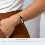 Bracelete Trevo Zamac Dourado Resina Preta