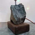 Luminária exclusiva Pedra Rústica - 31cm