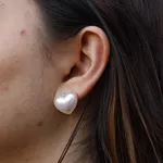 Conjunto Brinco e Colar de Pérolas em formato de Coração Semijoia Banho de Ouro 18K 