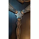 CONJUNTO DE CABEÇADA E PEITEIRA COURO - BEGE BORDADO/STRASS/CRAVINHO