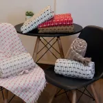 Manta Casal Multiuso Força do Querer p/ Cama, Sofá - Bege com Caramelo