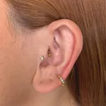 Argola Click Com Zirconia Cristal Semijoia Banhada a Ouro 18k