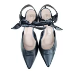 chanel bico fino em couro preto