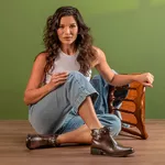 Bota Molly Feminina Melissa com Spike e Fivela Lateral Café