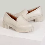 Mocassim Molly Feminino Tratorado Off White
