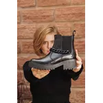 Bota coturno Feminina Corrente Couro Sola Tratorada Preto