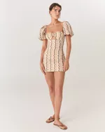 VESTÔ MAIÔ E VESTIDO RETRÔ COM MANGAS BUFANTES ESTAMPADA WAVES ROBERTA 