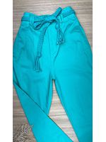 Calça Cenoura com Cinto Trançado Verde Água