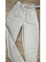 Calça Cenoura Nude com Cinto 
