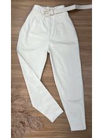 Calça Cenoura Off White com Cinto