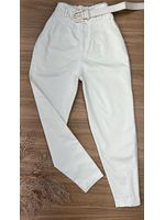 Calça Cenoura Off White com Cinto