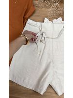 Short Alfaiataria Com Cinto de Flor Bege