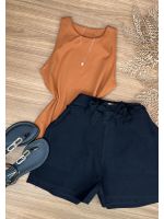Short Alfaiataria Com Cinto de Flor Preto