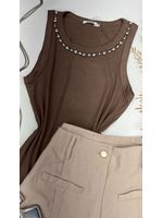 Blusa Canelada Regata Colar Strass Marrom