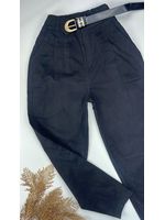 Calça Cenoura com Cinto Preta