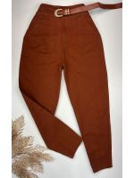 Calça Cenoura com Cinto Terra Cota