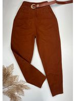 Calça Cenoura com Cinto Terra Cota