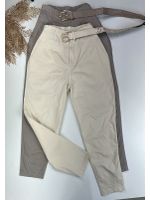 Calça Cenoura Bege Claro com Cinto