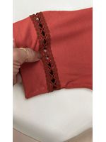Blusa Manga com Detalhe Guipir Terra Cota
