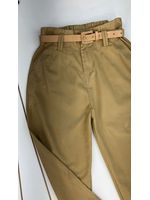 Calça Cenoura Com Cinto Encapado Bege