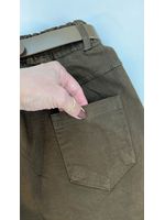Calça Cenoura MOM Com Cinto Marrom