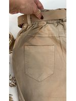Calça Cenoura MOM Com Cinto Bege 