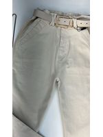 Calça Cenoura MOM Com Cinto OFF White