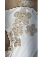 Blusa Com Aplicação de Flores Em Crochê Branca 