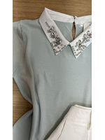 Blusa Gola Polo Com pedrarias azul bebê 