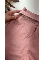 Calça Cenoura com Cinto Dourado Rose 