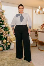 Calça de Alfaiataria Wide Leg com Fivela Meia 