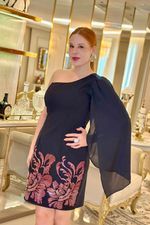 Vestido com tule bordado 