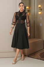 Blusa em tela e tule poá