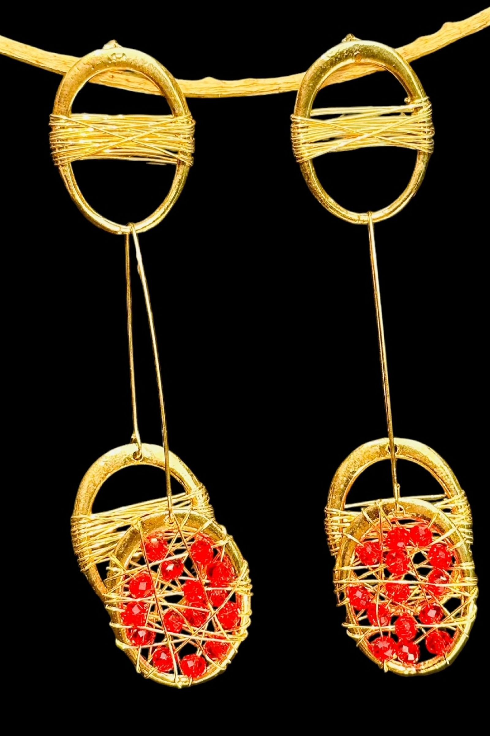 Brincos Pêndulos Vermelho - Loja da Pavorô
