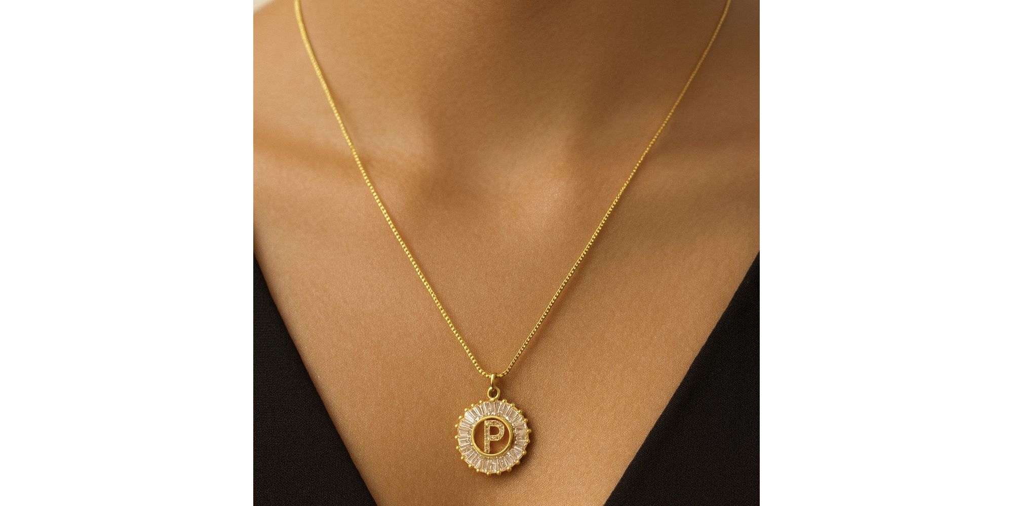 Colar letra P Mandala Banhado a Ouro 18K