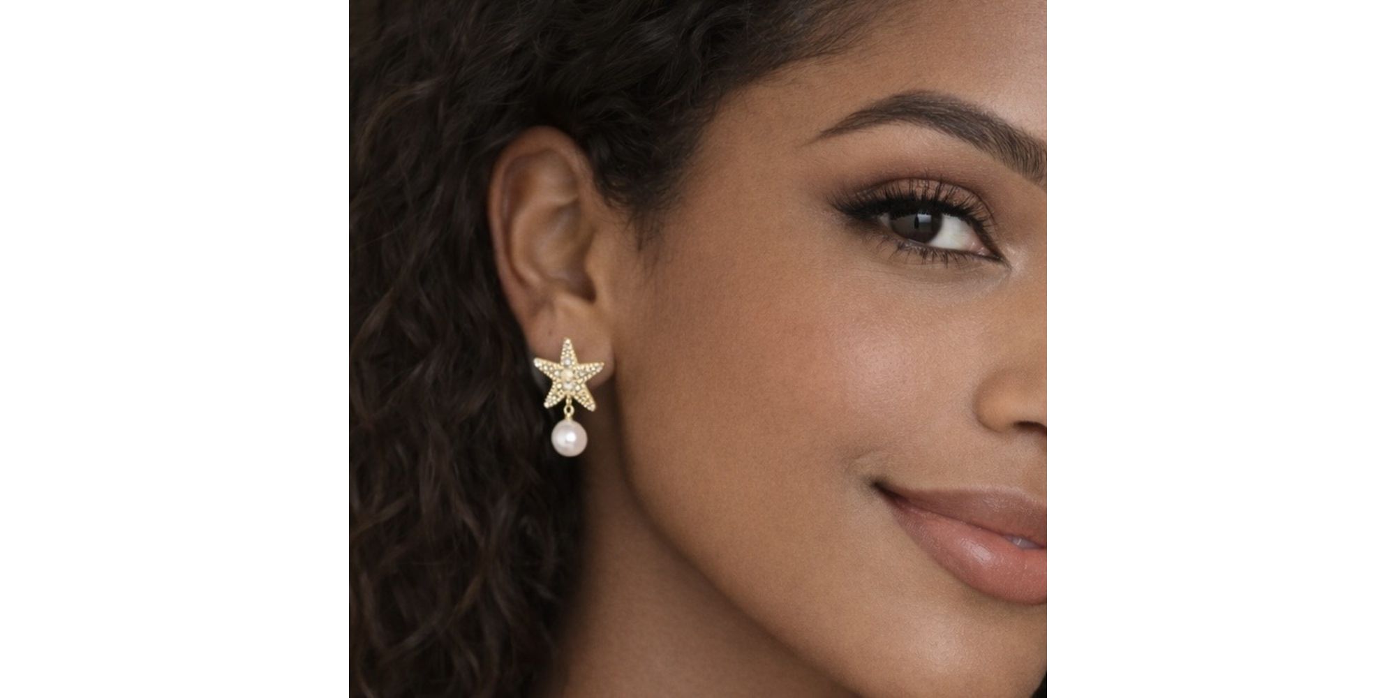 Brinco Estrela do Mar Pérola Cravejado Hipoalergênico Banhado a Ouro 18K