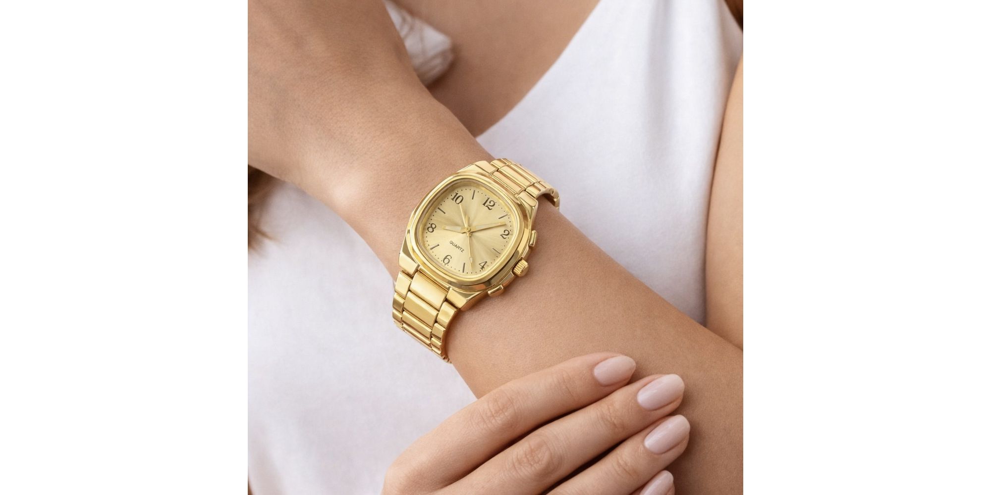 Relógio Quartz Quadrado Dourado AD 