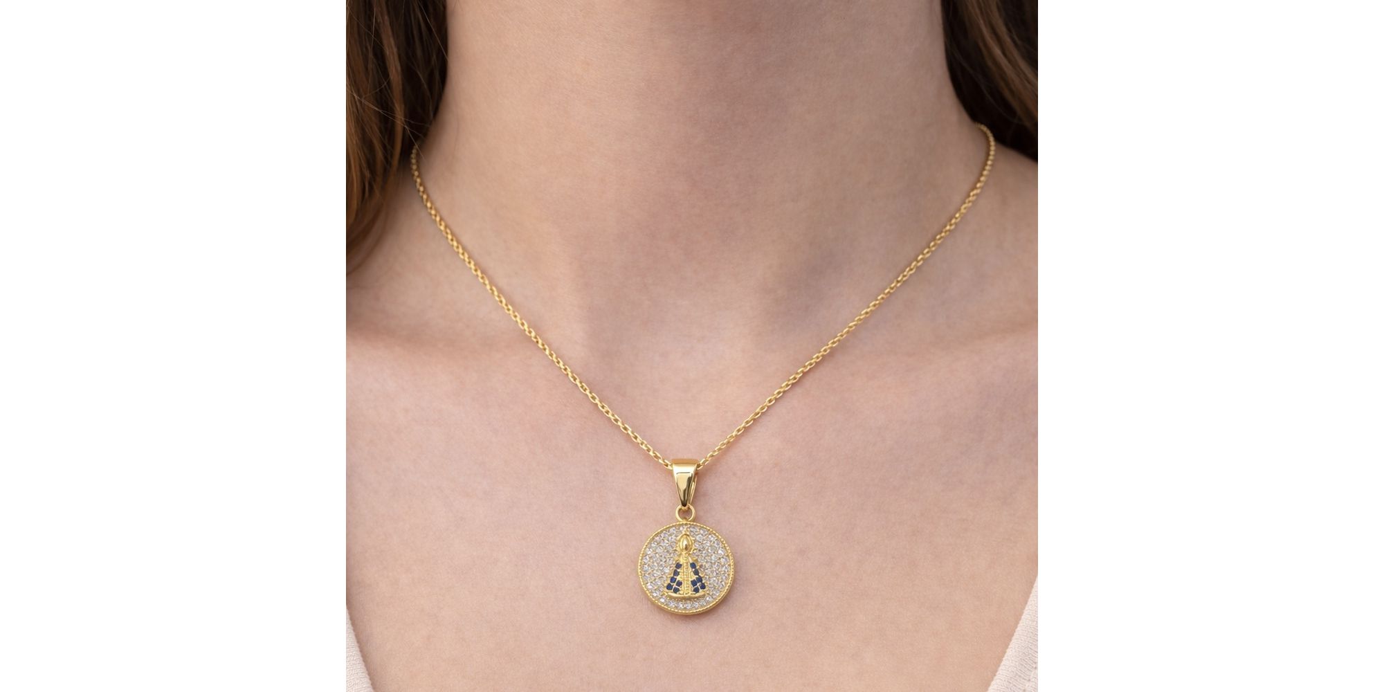 Pingente Nossa Senhora Redondo Cravejado Banhado a Ouro 18K
