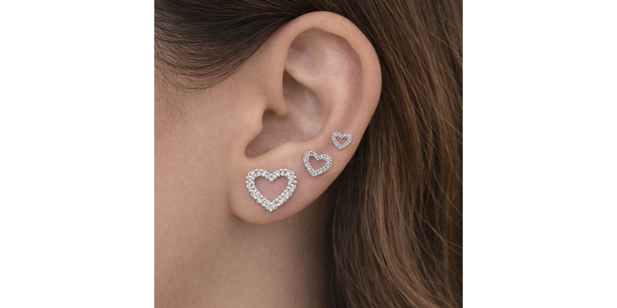 Brinco Trio Coração Cravejado Hipoalergênico Banhado a Prata 925